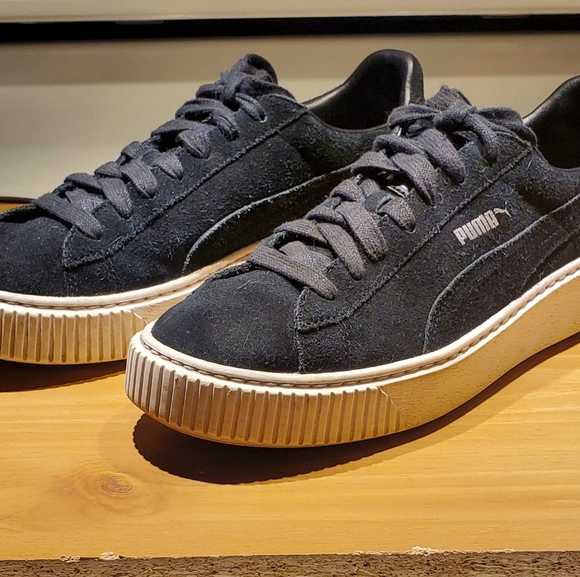 Puma Suede Women's Sneakers - Picture 3 of 10